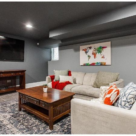 Forrestville Ave Large Suite Chicago Bagian luar foto