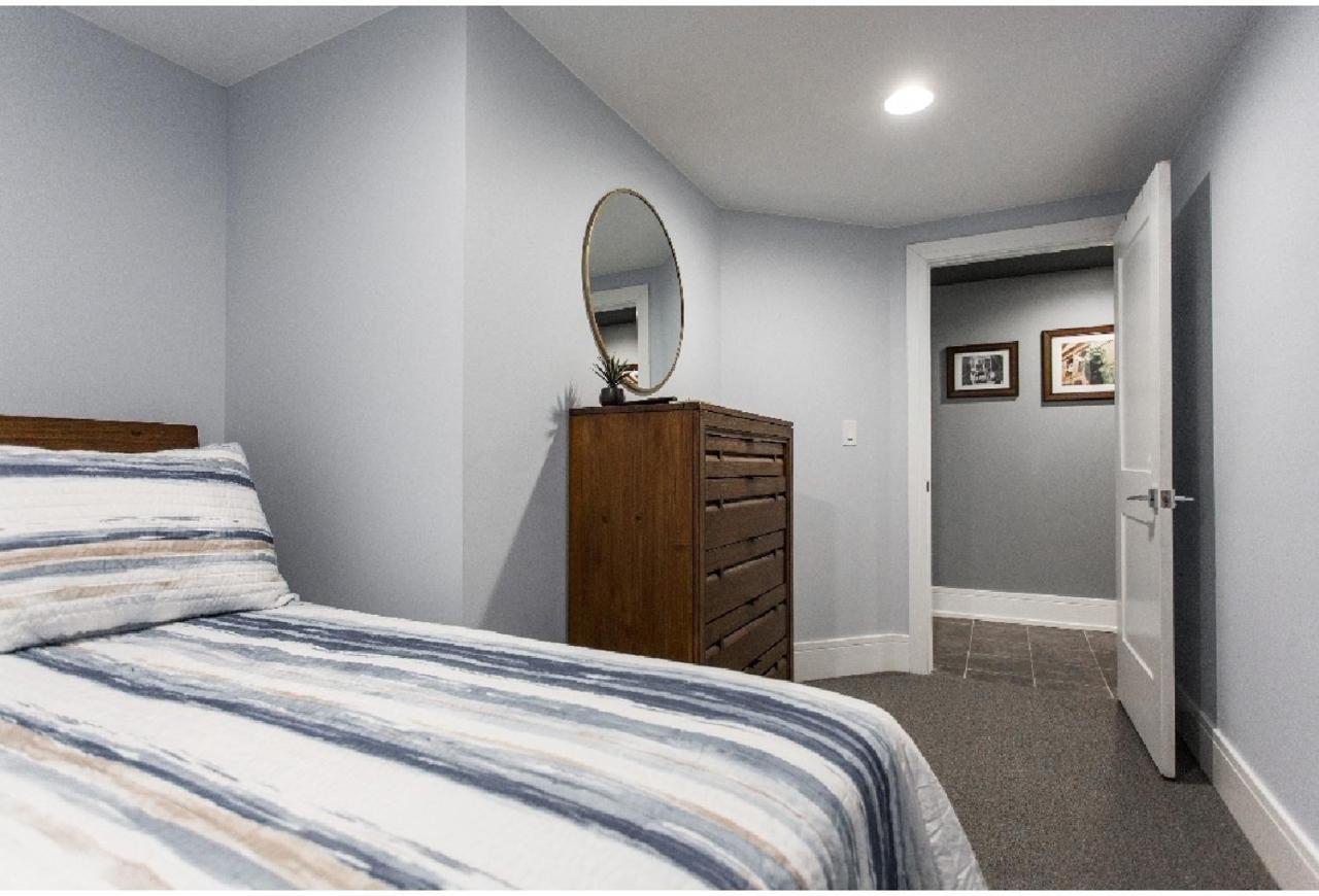 Forrestville Ave Large Suite Chicago Bagian luar foto