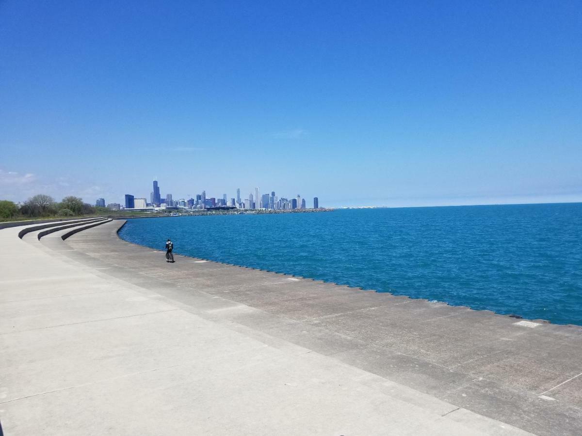 Forrestville Ave Large Suite Chicago Bagian luar foto